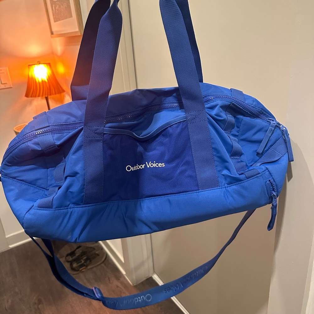 *FREE SHIPPING* Outdoor Voices gym bag/duffel bag